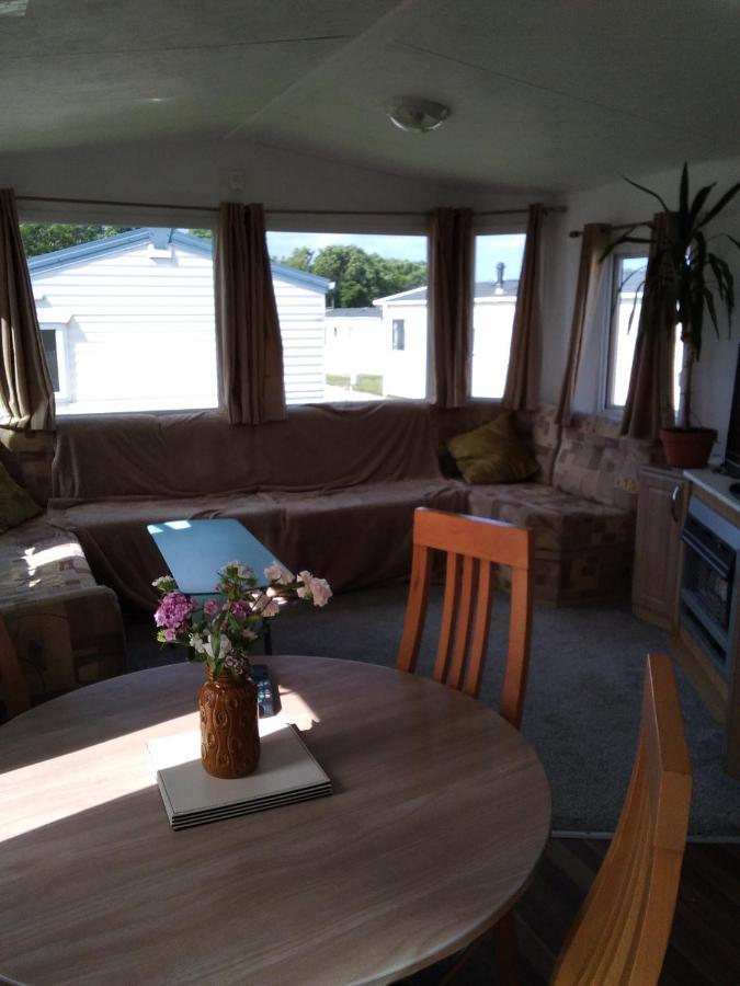 Private Caravan Situated At Parkdean Holiday Resort St Margaret'S At Cliffe Number 18 エクステリア 写真