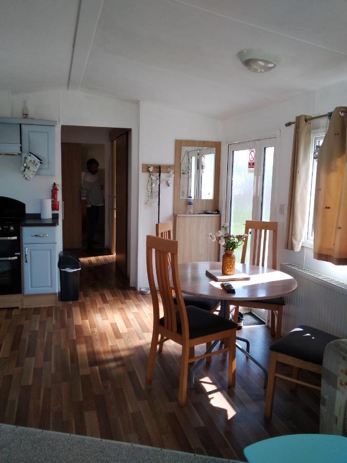Private Caravan Situated At Parkdean Holiday Resort St Margaret'S At Cliffe Number 18 エクステリア 写真